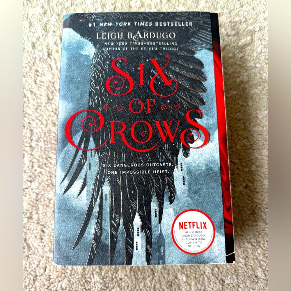 Six of Crows book by Leigh B Ardugo LIKE NEW CONDITION